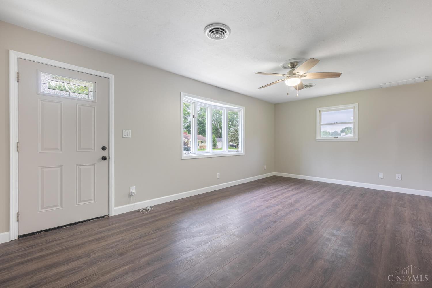 3rd image of 3382 Valley Wood Dr, Kettering, OH 45429 | MLS# 1891389