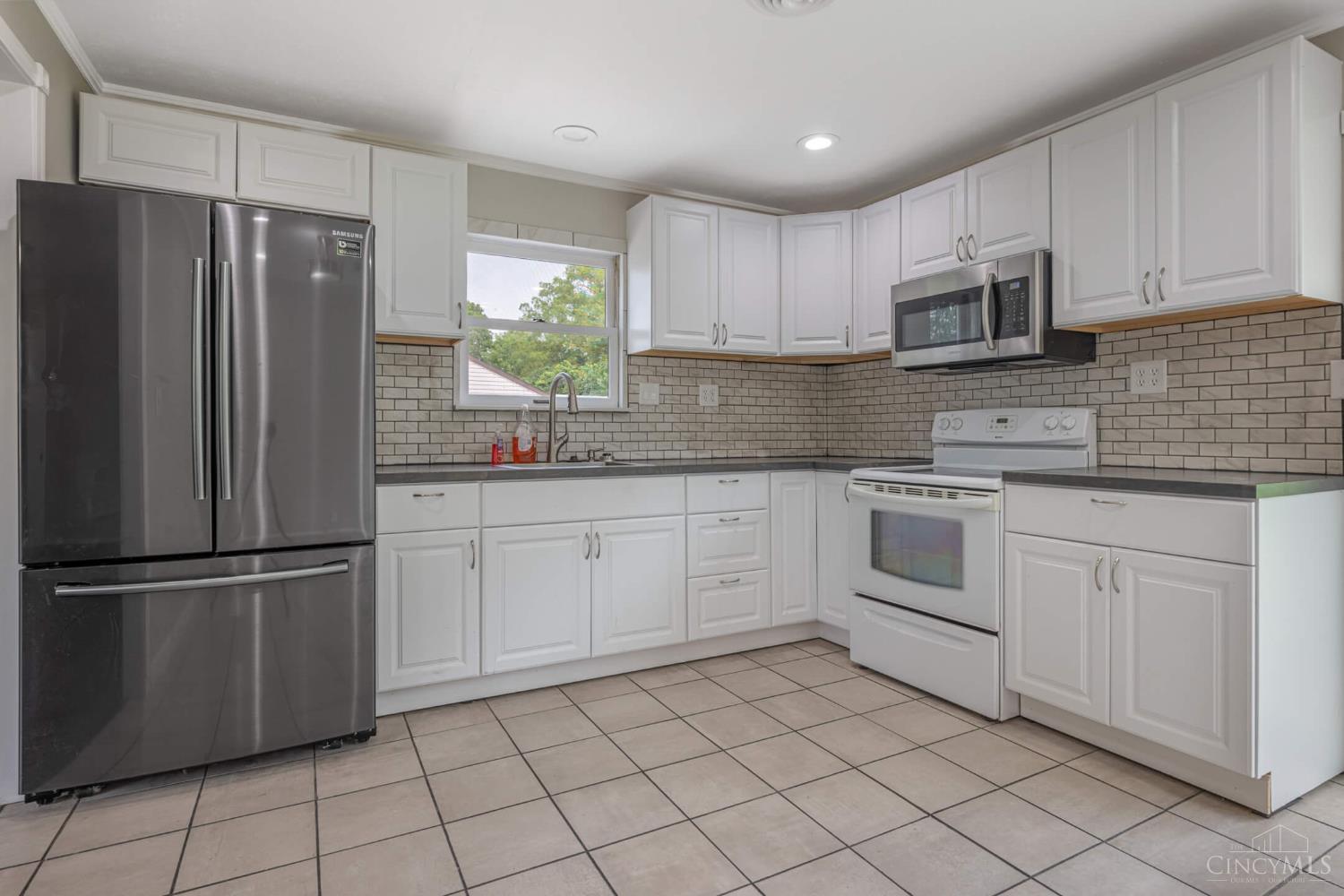 3382 Valleywood Drive, Kettering, OH, 45429 — photo 6