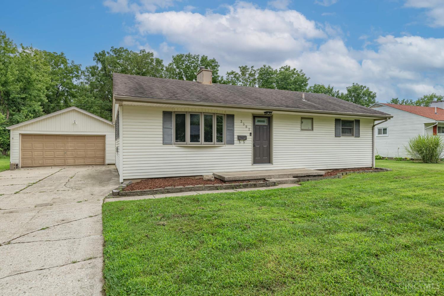 2nd image of 3382 Valley Wood Dr, Kettering, OH 45429 | MLS# 1891389