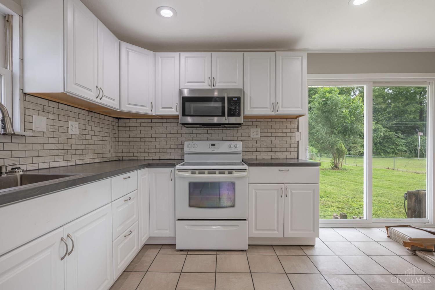 3382 Valleywood Drive, Kettering, OH, 45429 — photo 7