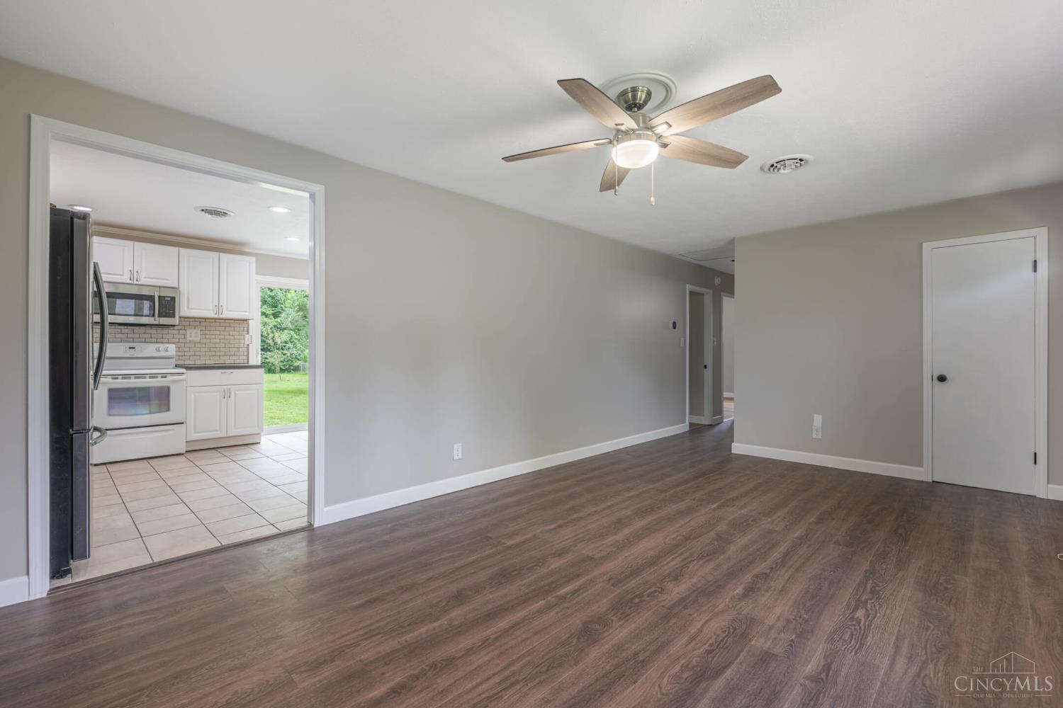 5th image of 3382 Valley Wood Dr, Kettering, OH 45429 | MLS# 1891389