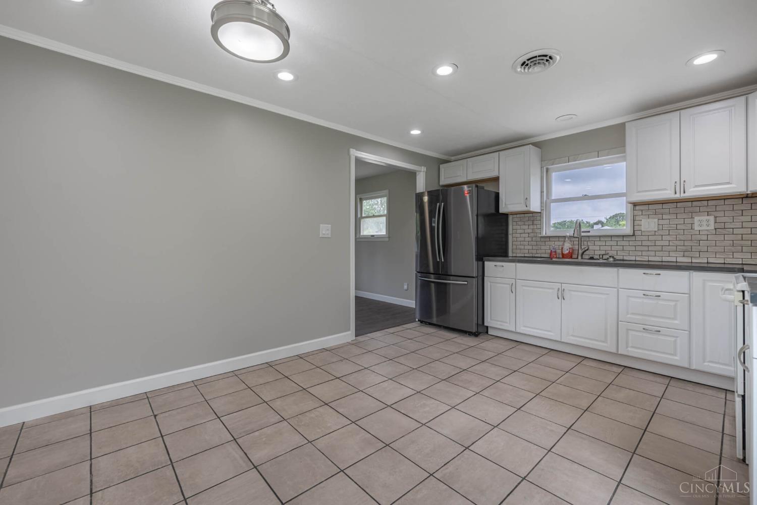 3382 Valleywood Drive, Kettering, OH, 45429 — photo 9