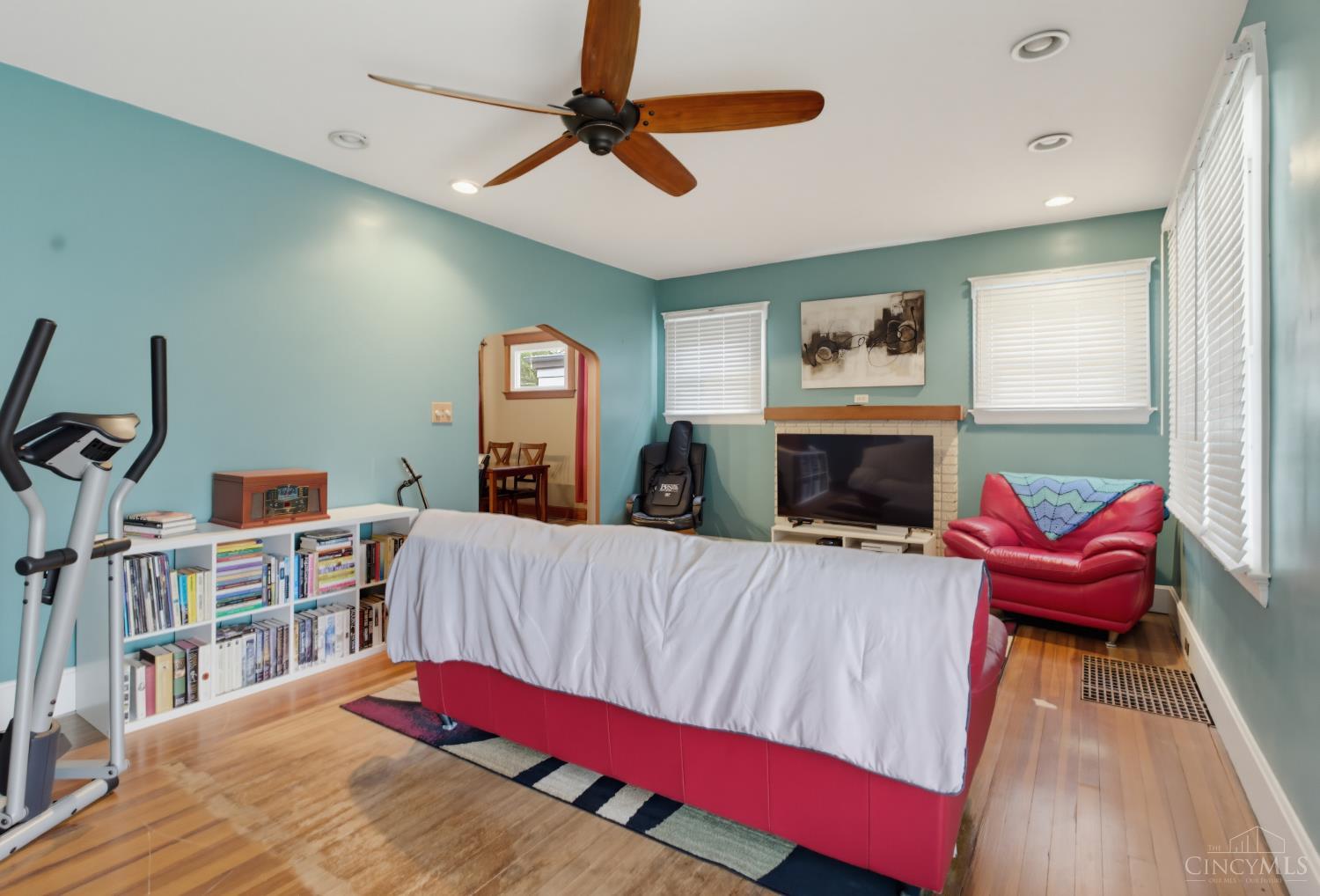 3918 Delmar Avenue, Cheviot, OH, 45211 — photo 6