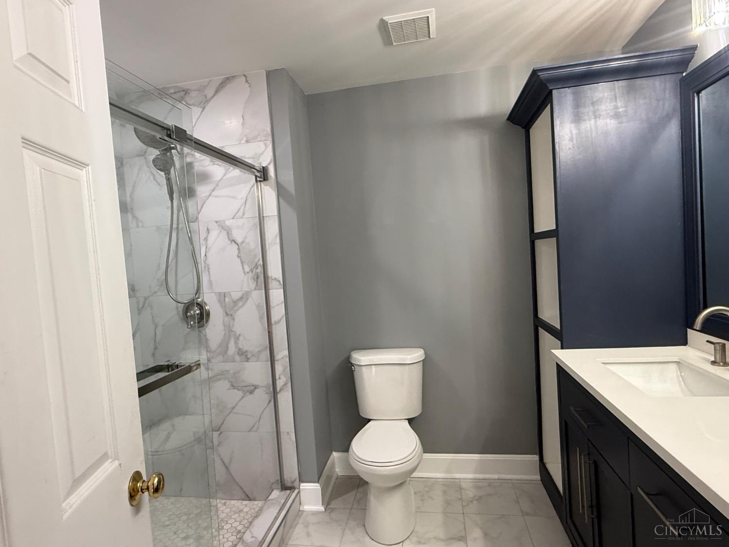 8354 Shadowpoint Court, Montgomery, OH, 45242 — photo 17