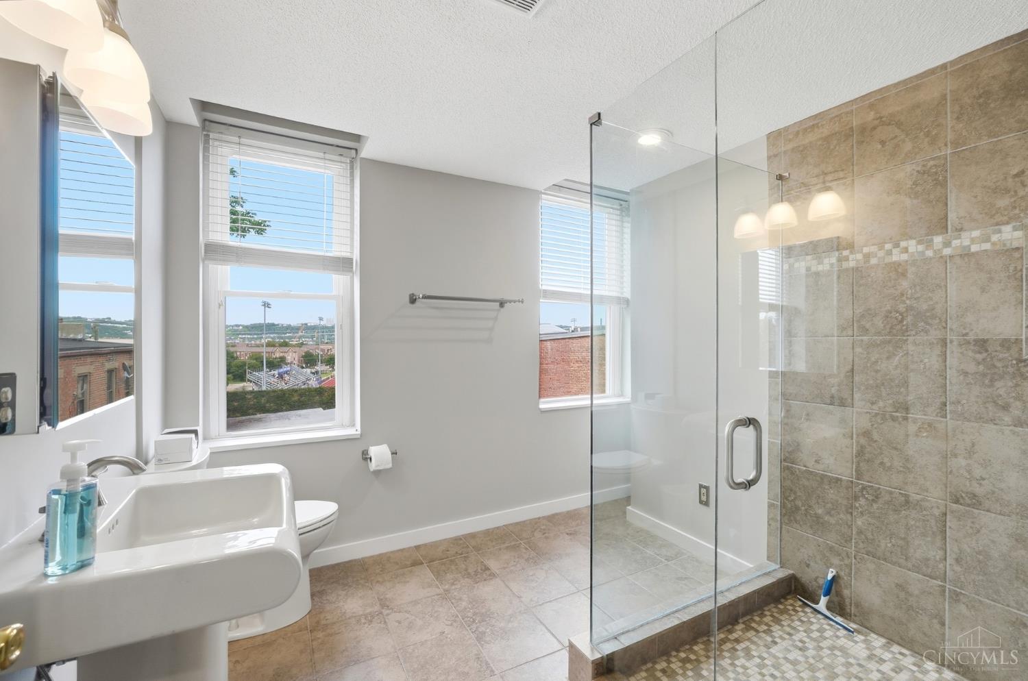 427 Hopkins Street #8, Cincinnati, OH, 45203 — photo 24