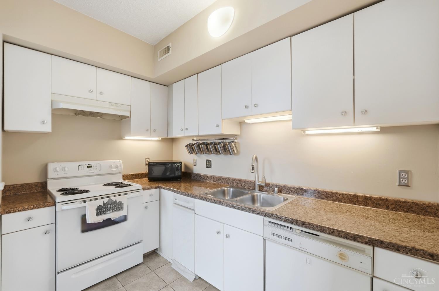 427 Hopkins Street #8, Cincinnati, OH, 45203 — photo 14