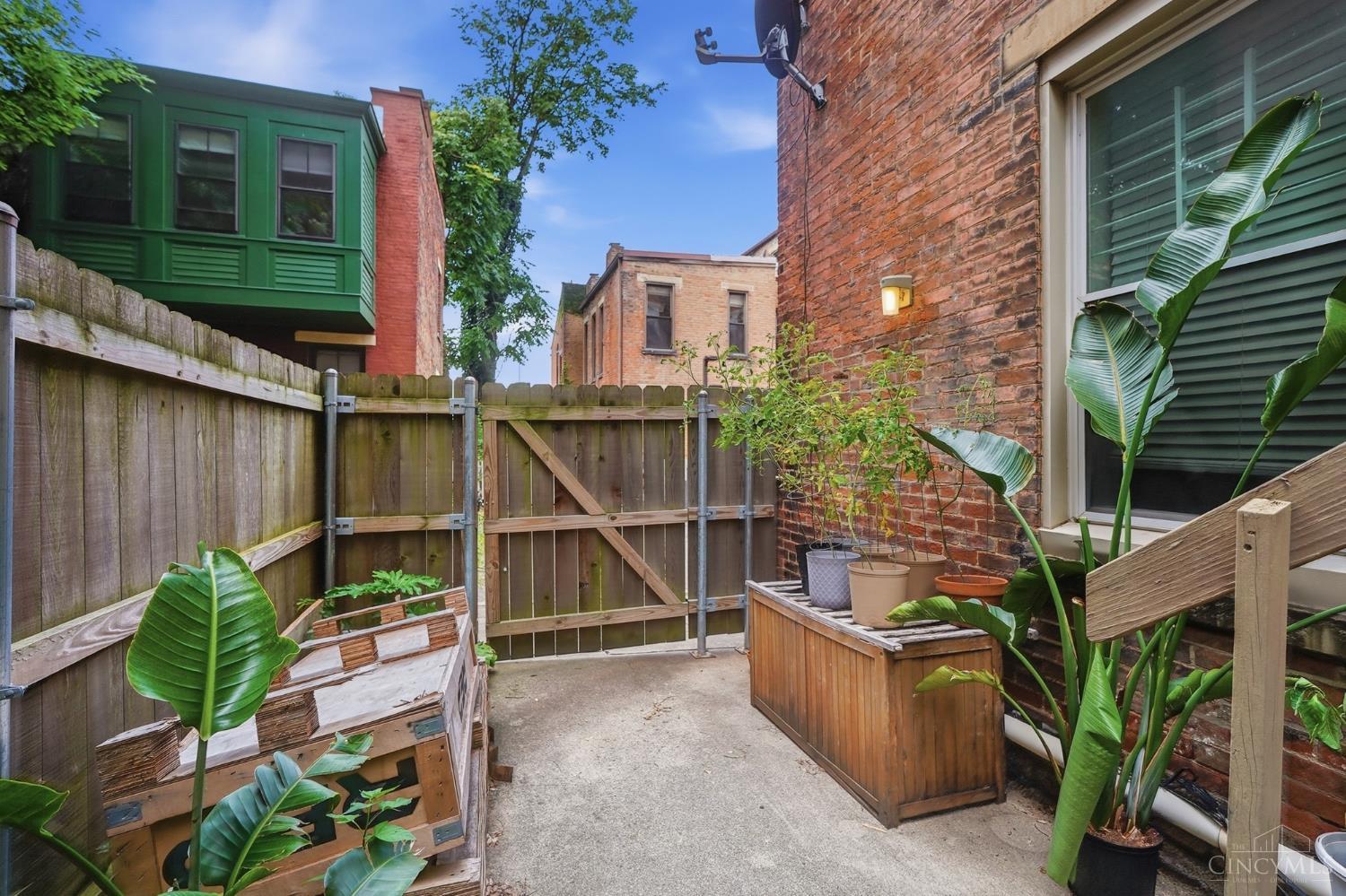 427 Hopkins Street #8, Cincinnati, OH, 45203 — photo 36