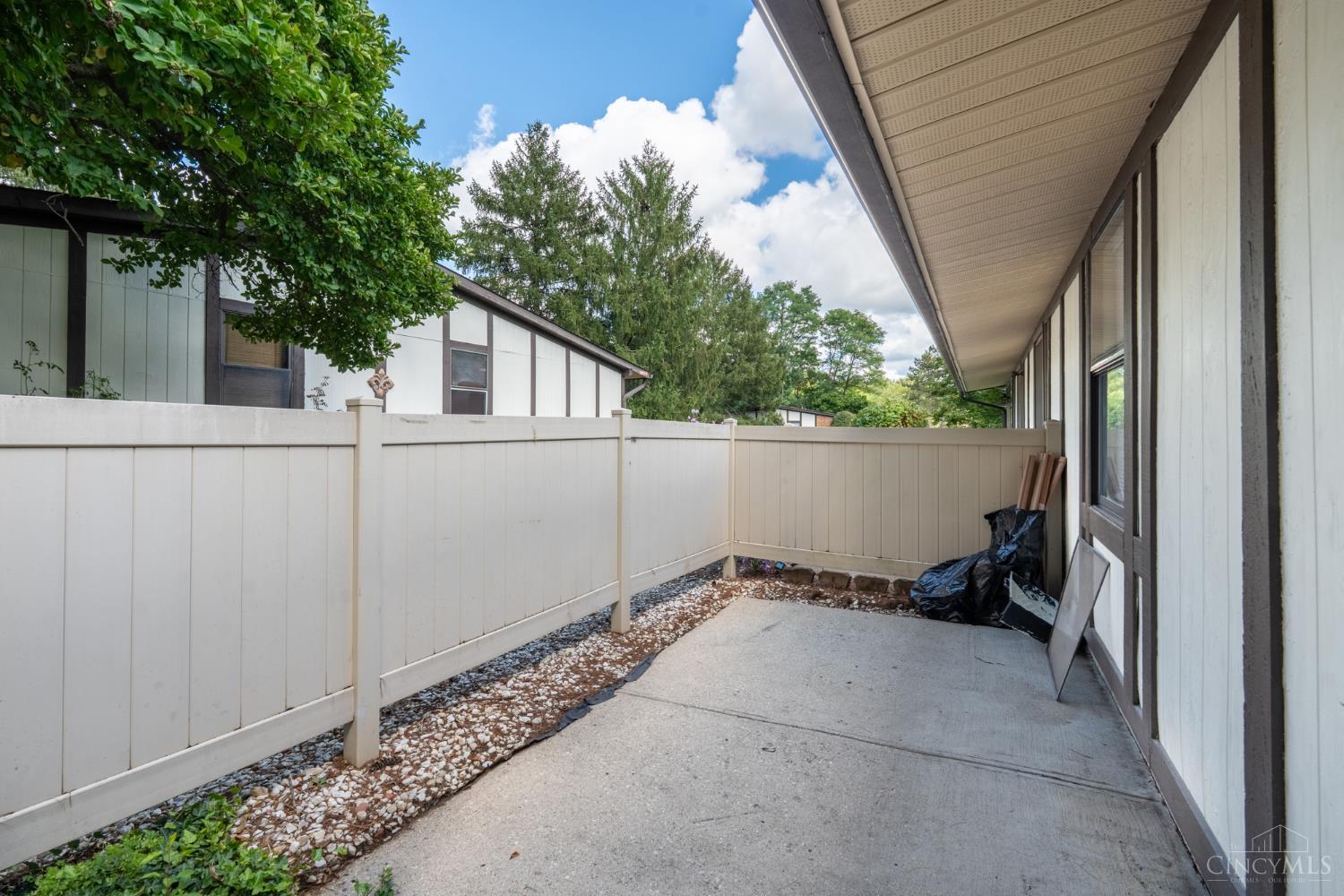9447 Willowgate Drive, Colerain Twp, OH, 45251 — photo 3