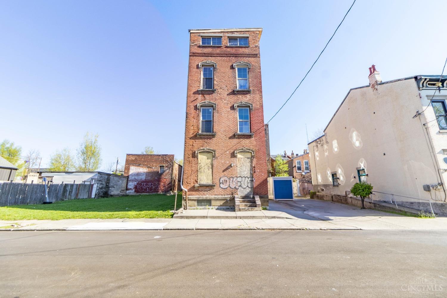 818 Livingston Street, Cincinnati, OH, 45214