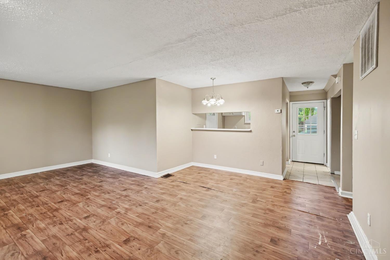 8633 Daly Road, Springfield Twp., OH, 45231 — photo 4