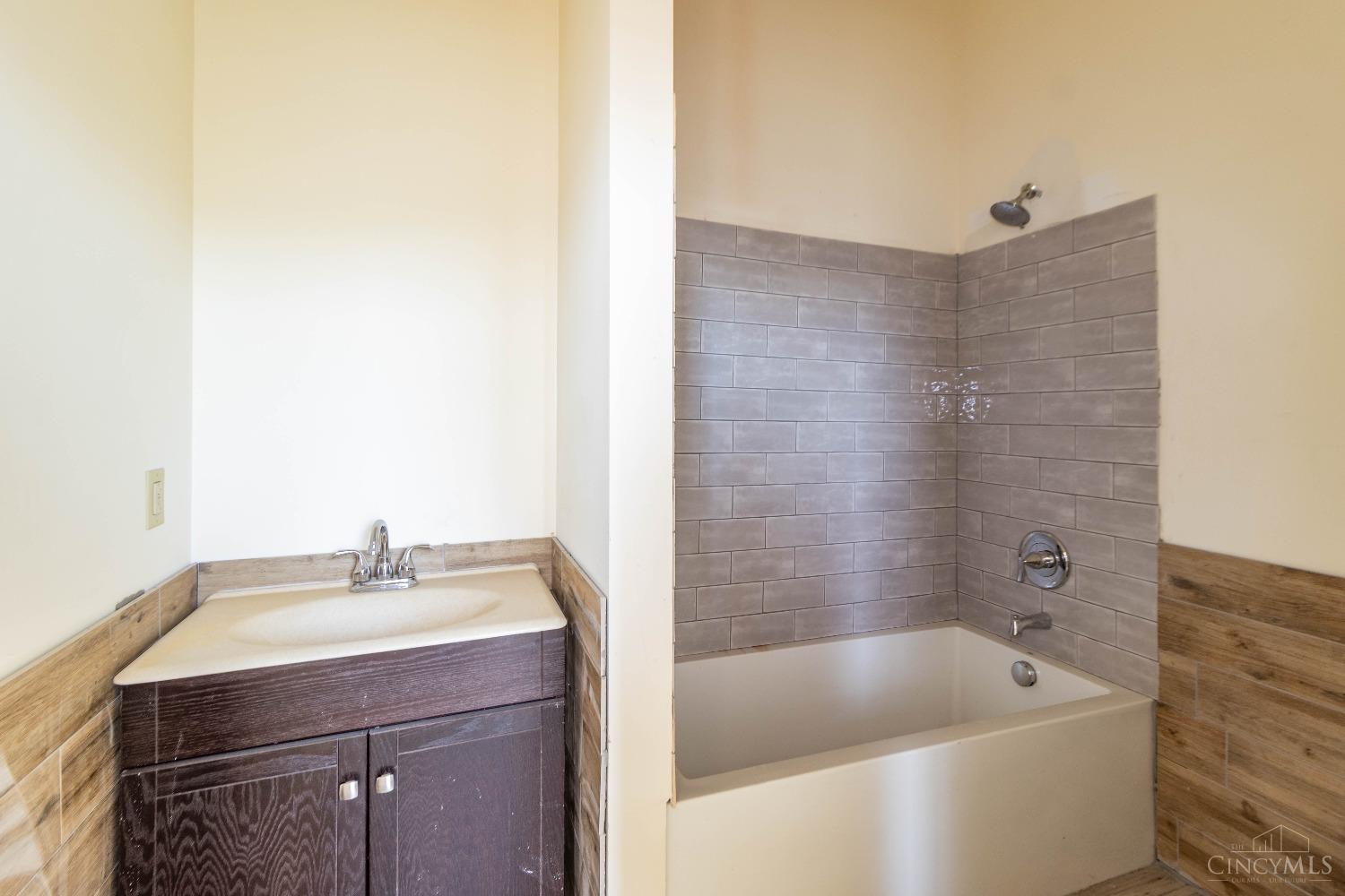 818 Livingston Street, Cincinnati, OH, 45214 — photo 27