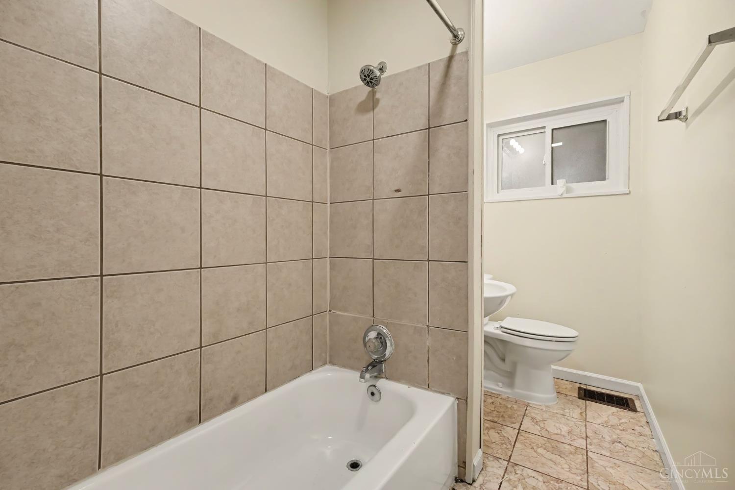 8633 Daly Road, Springfield Twp., OH, 45231 — photo 13