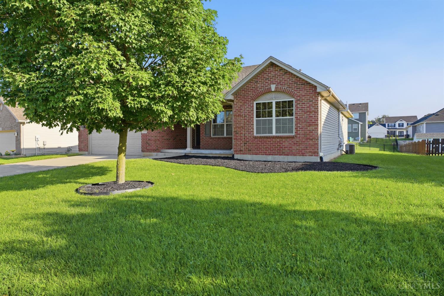 330 Deep Woods Court, Carlisle, OH, 45005 — photo 3
