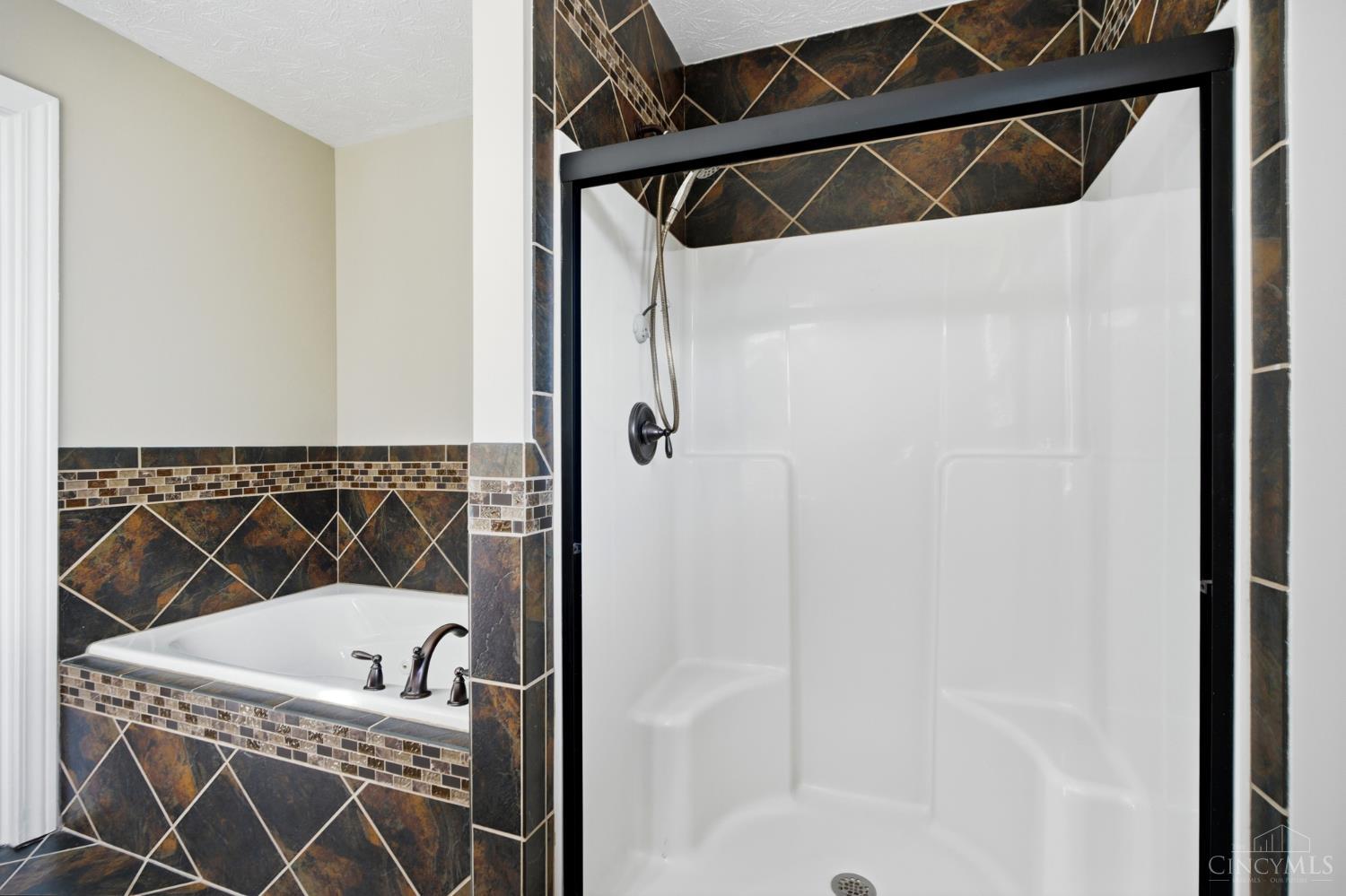 330 Deep Woods Court, Carlisle, OH, 45005 — photo 22
