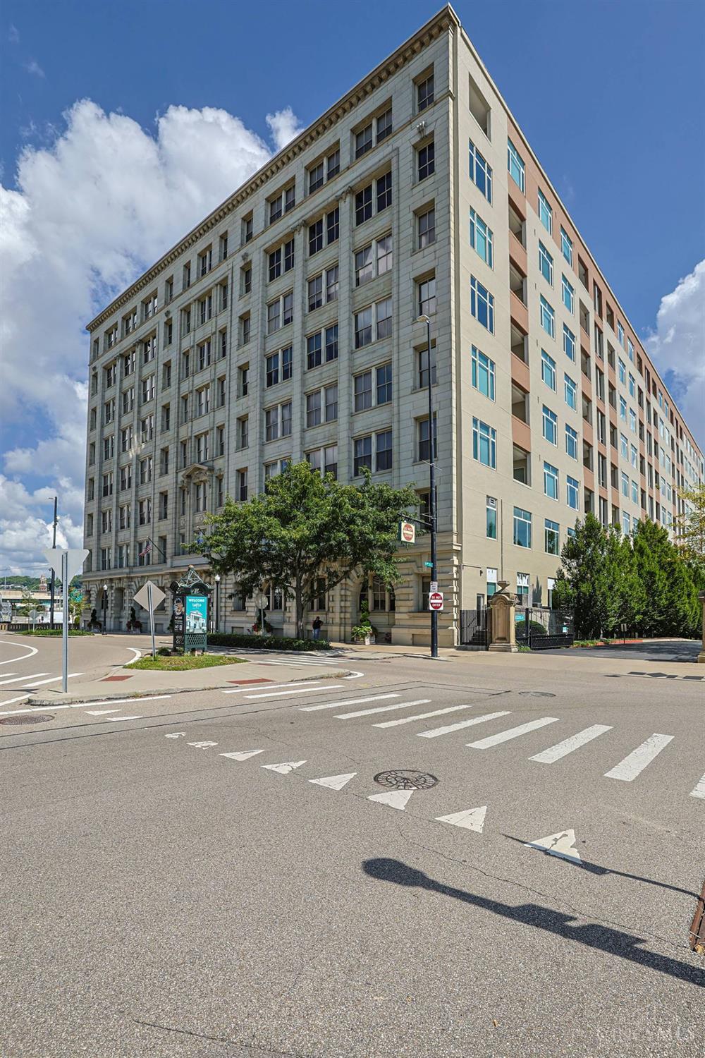 400 Pike Street Unit: 903