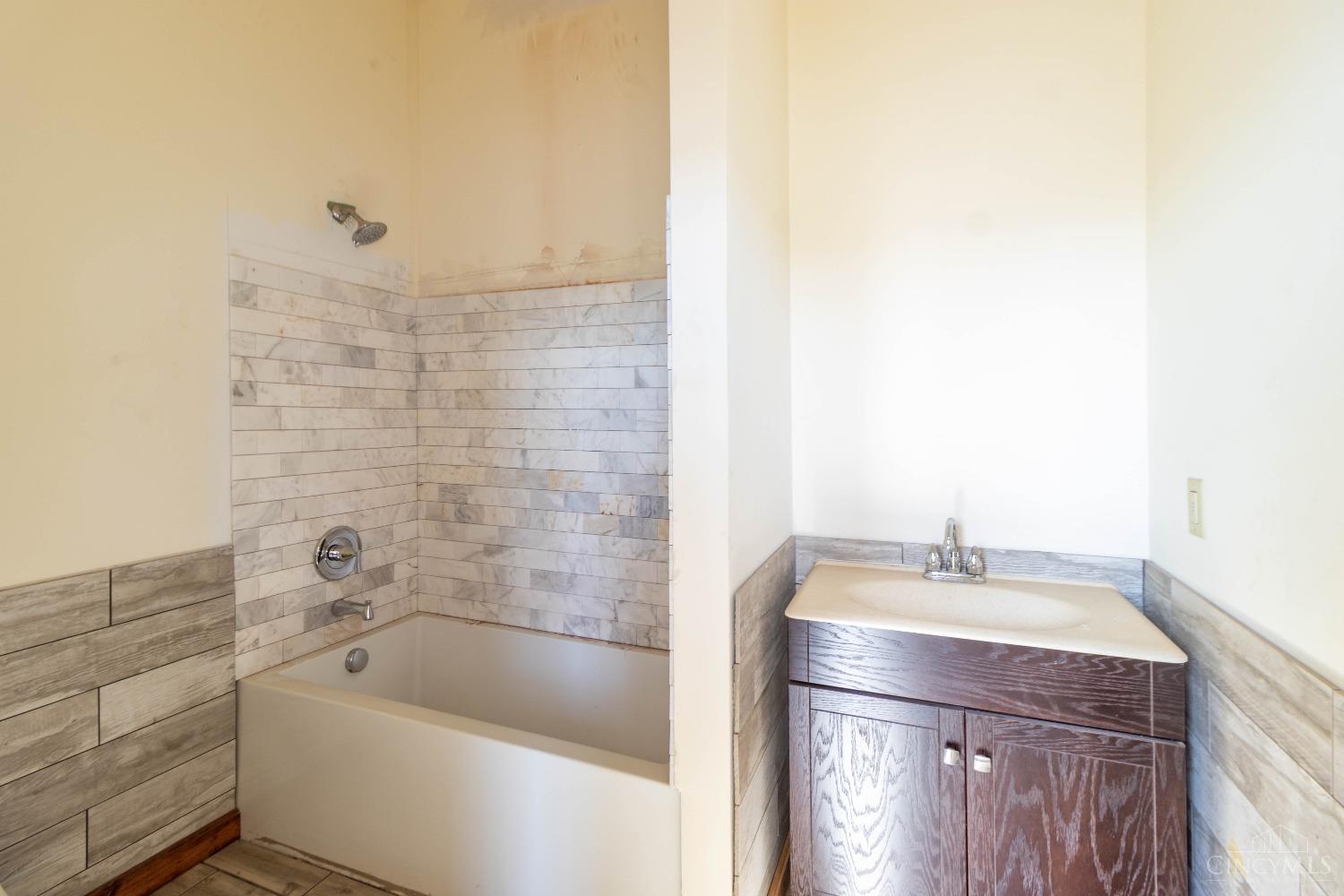 818 Livingston Street, Cincinnati, OH, 45214 — photo 18