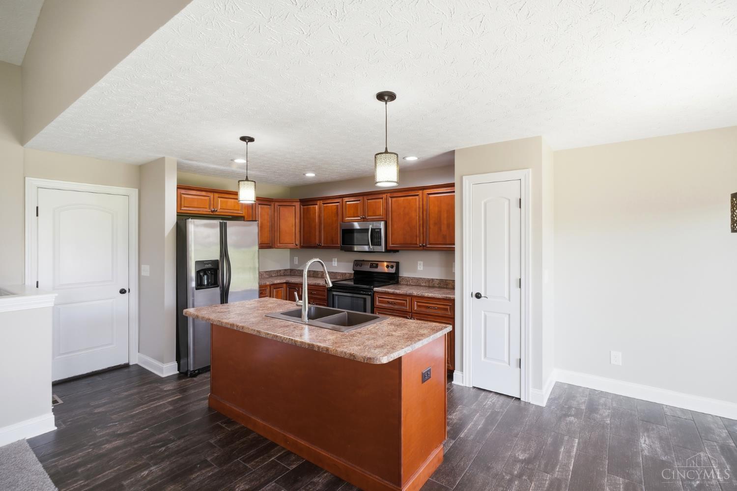 330 Deep Woods Court, Carlisle, OH, 45005 — photo 9
