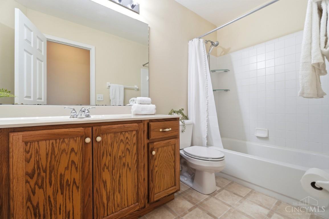 4897 Streamside Court, Liberty Twp, OH, 45011 — photo 34
