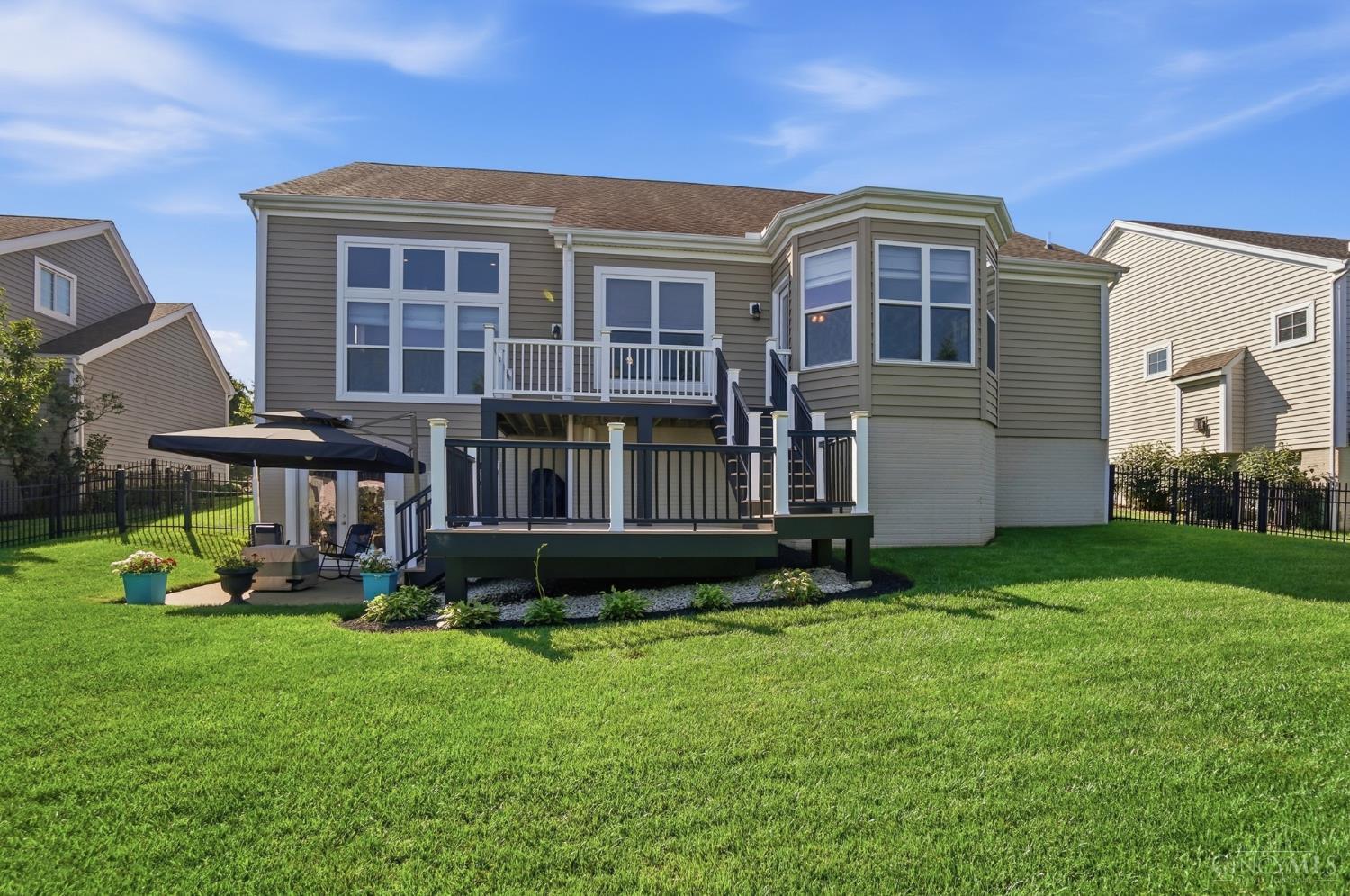 655 Hyacinth Road