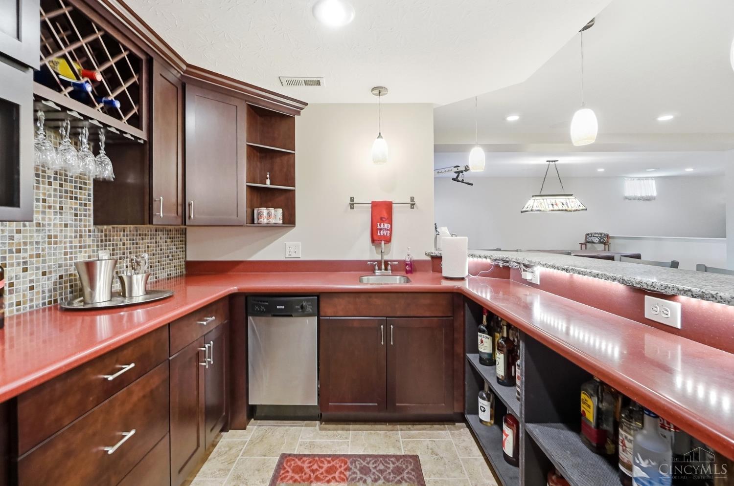 655 Hyacinth Road