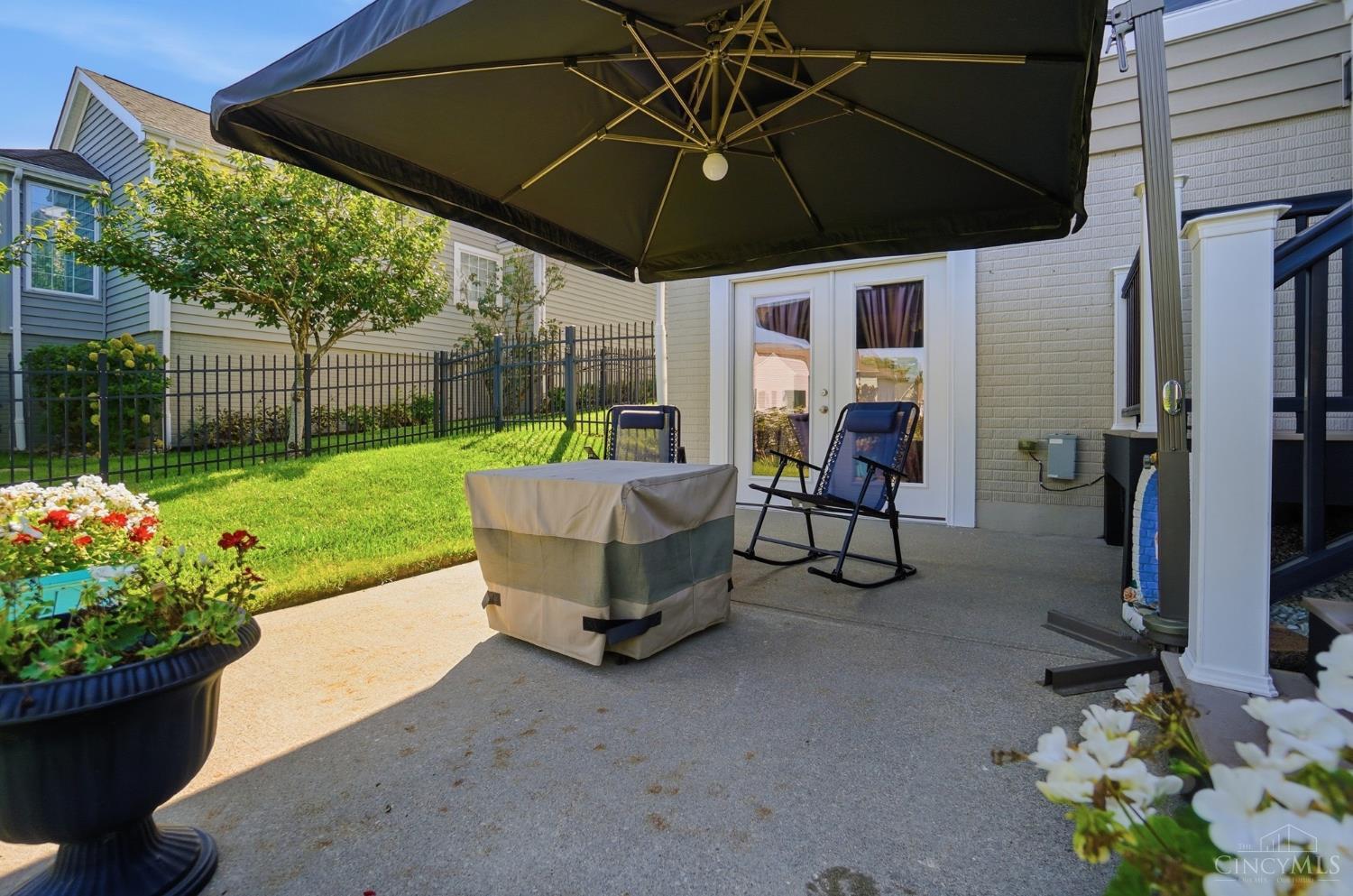 655 Hyacinth Road