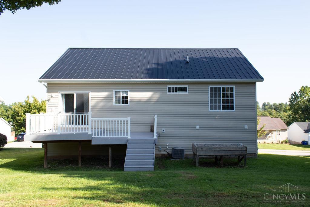 Photo 1 of Single family home for sale at 111 Oak Hills Dr, Hillsboro, OH 45133 | MLS# 1888809 | Listing updated on 2026-09-29