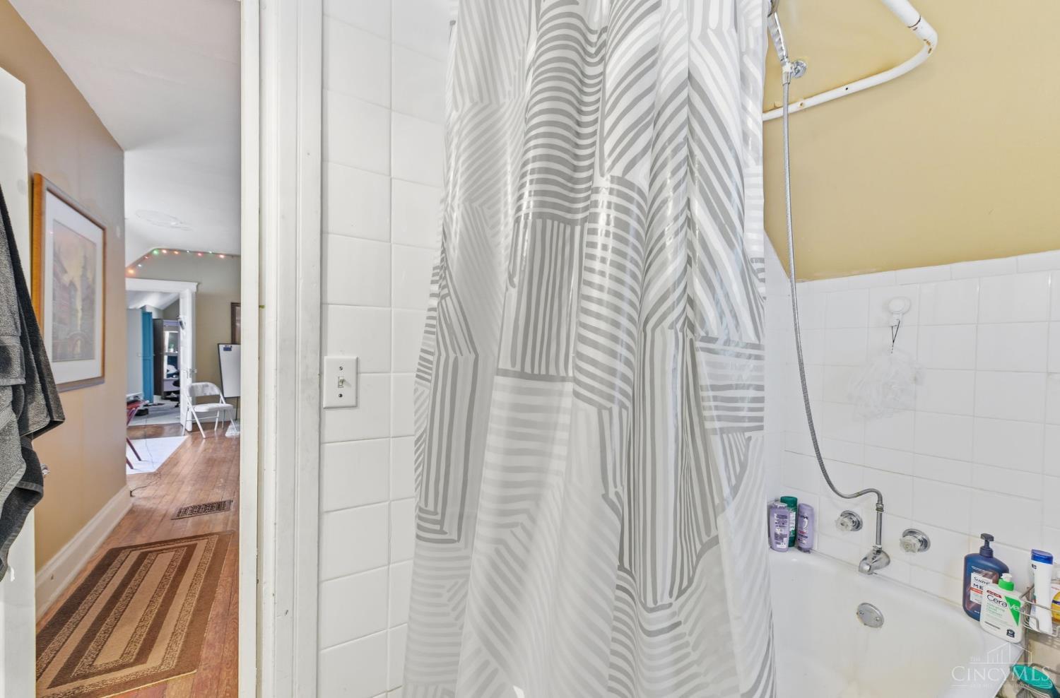 404 Ada Street, Cincinnati, OH, 45219 — photo 13