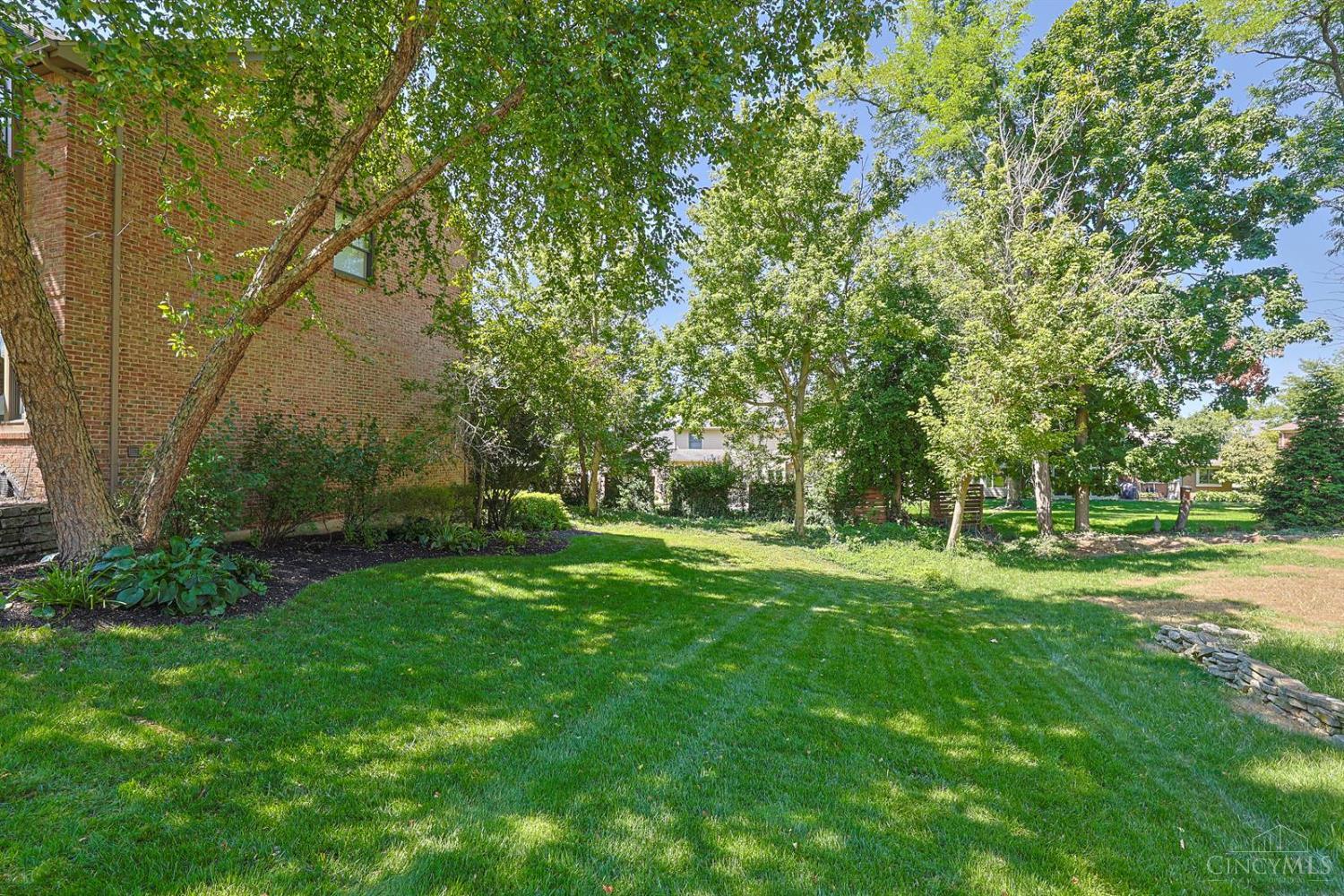 11127 Huntwicke Place, Blue Ash, OH, 45241 — photo 48