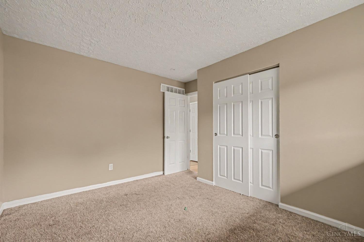 10253 Jasmine Court, Woodlawn, OH, 45215 — photo 8