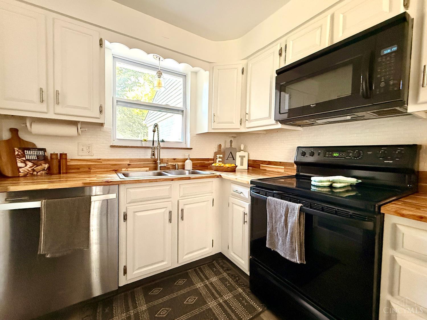 1530 Maple Avenue, Wyoming, OH, 45215 — photo 15