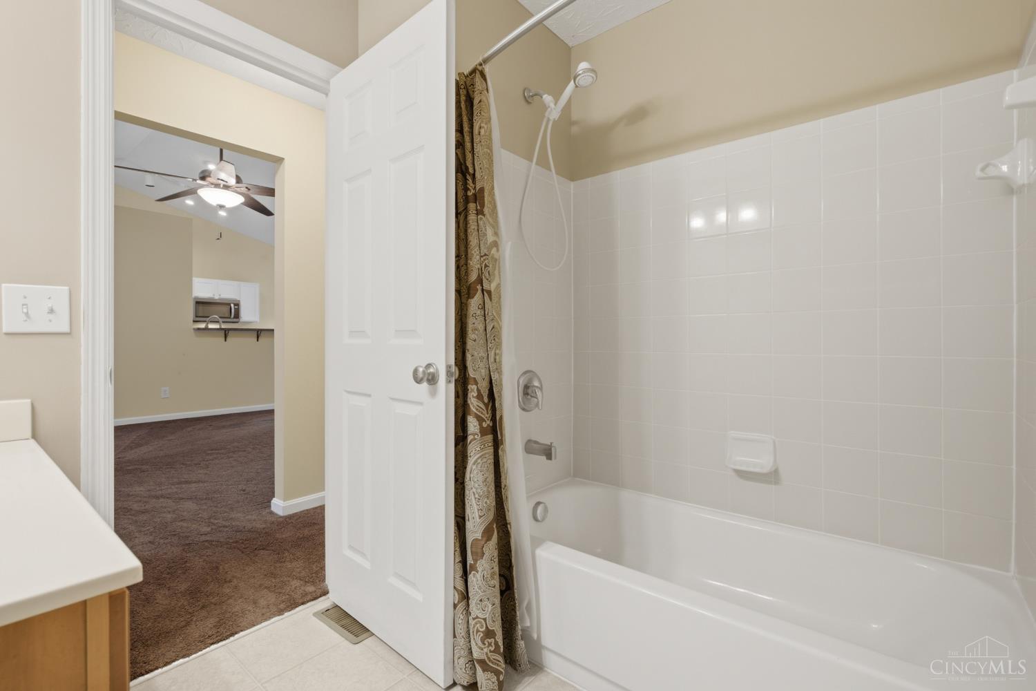 7630 Sandstone Trail, Hamilton Twp, OH, 45039 — photo 25