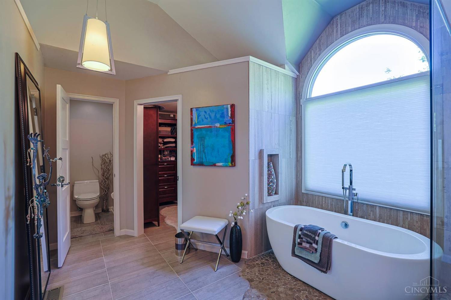 11127 Huntwicke Place, Blue Ash, OH, 45241 — photo 24