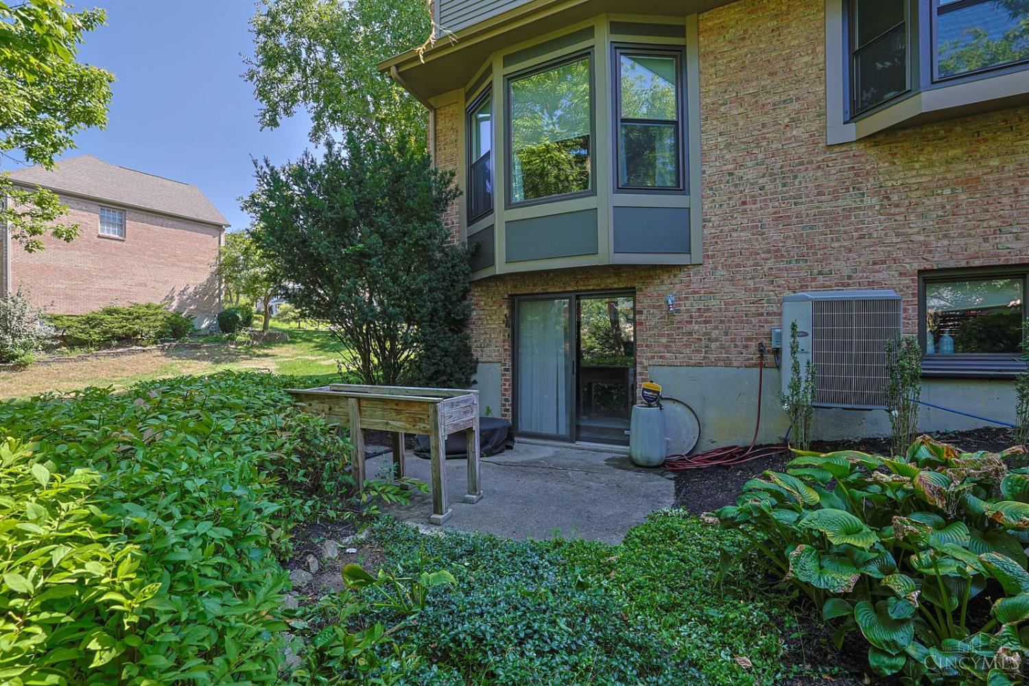 11127 Huntwicke Place, Blue Ash, OH, 45241 — photo 43