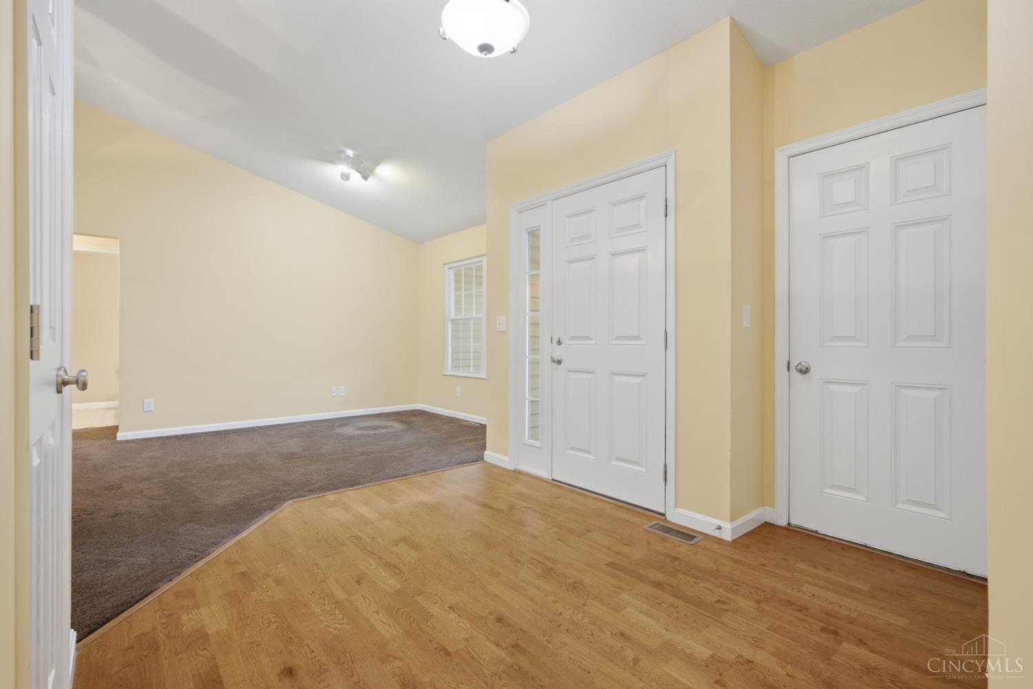 7630 Sandstone Trail, Hamilton Twp, OH, 45039 — photo 4