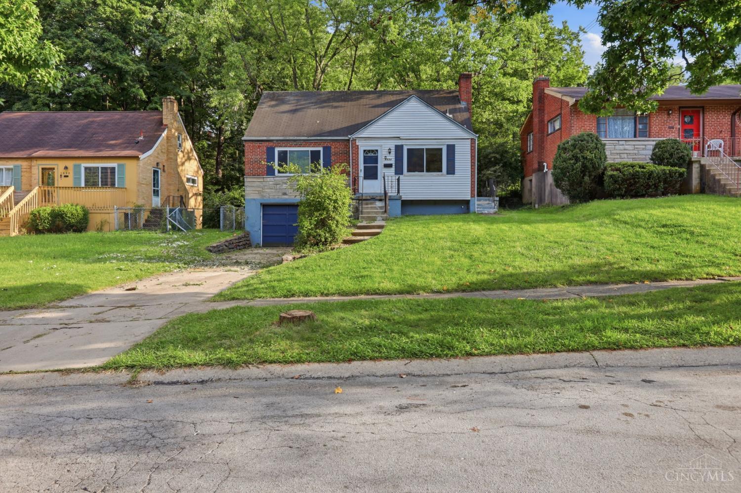 1694 Ashbrook Drive, Cincinnati, OH, 45238
