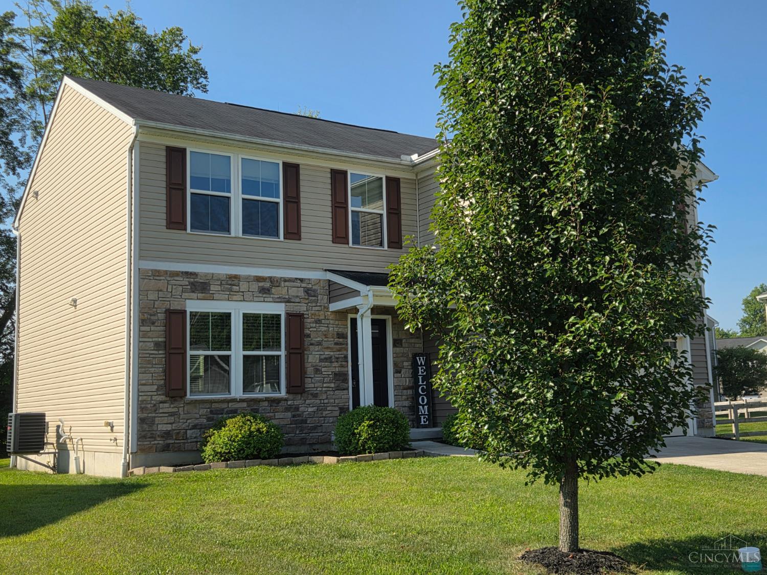 Photo 2 of Single family home for sale at 1504 Winwood Dr, Goshen Twp, OH 45140 | MLS# 1891813 | Listing updated on 2026-09-14