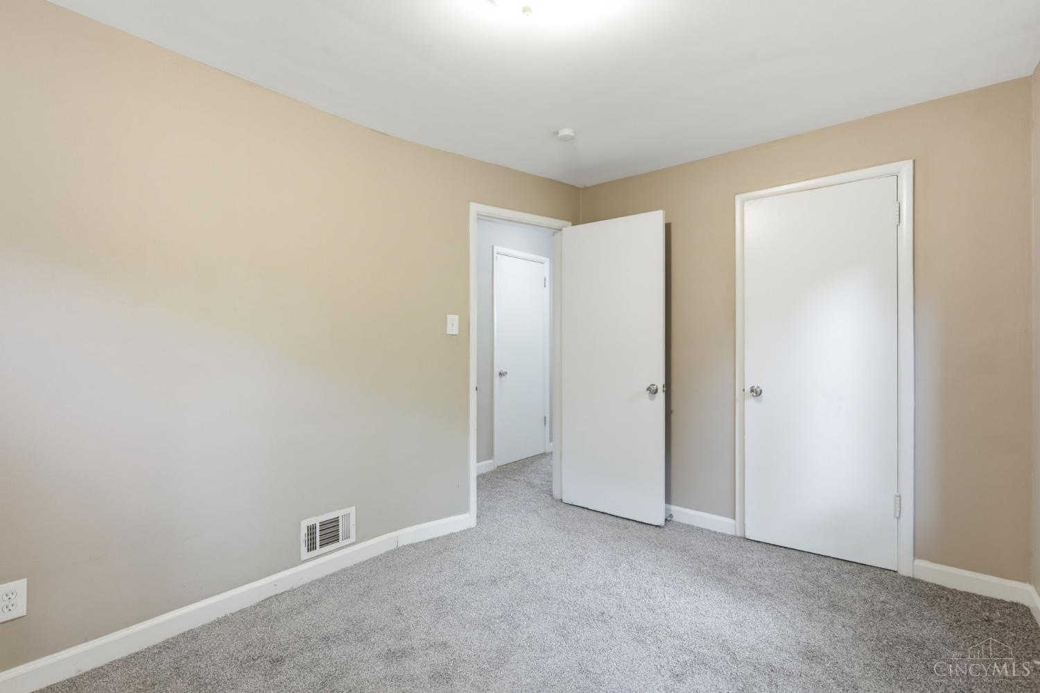 1694 Ashbrook Drive, Cincinnati, OH, 45238 — photo 11