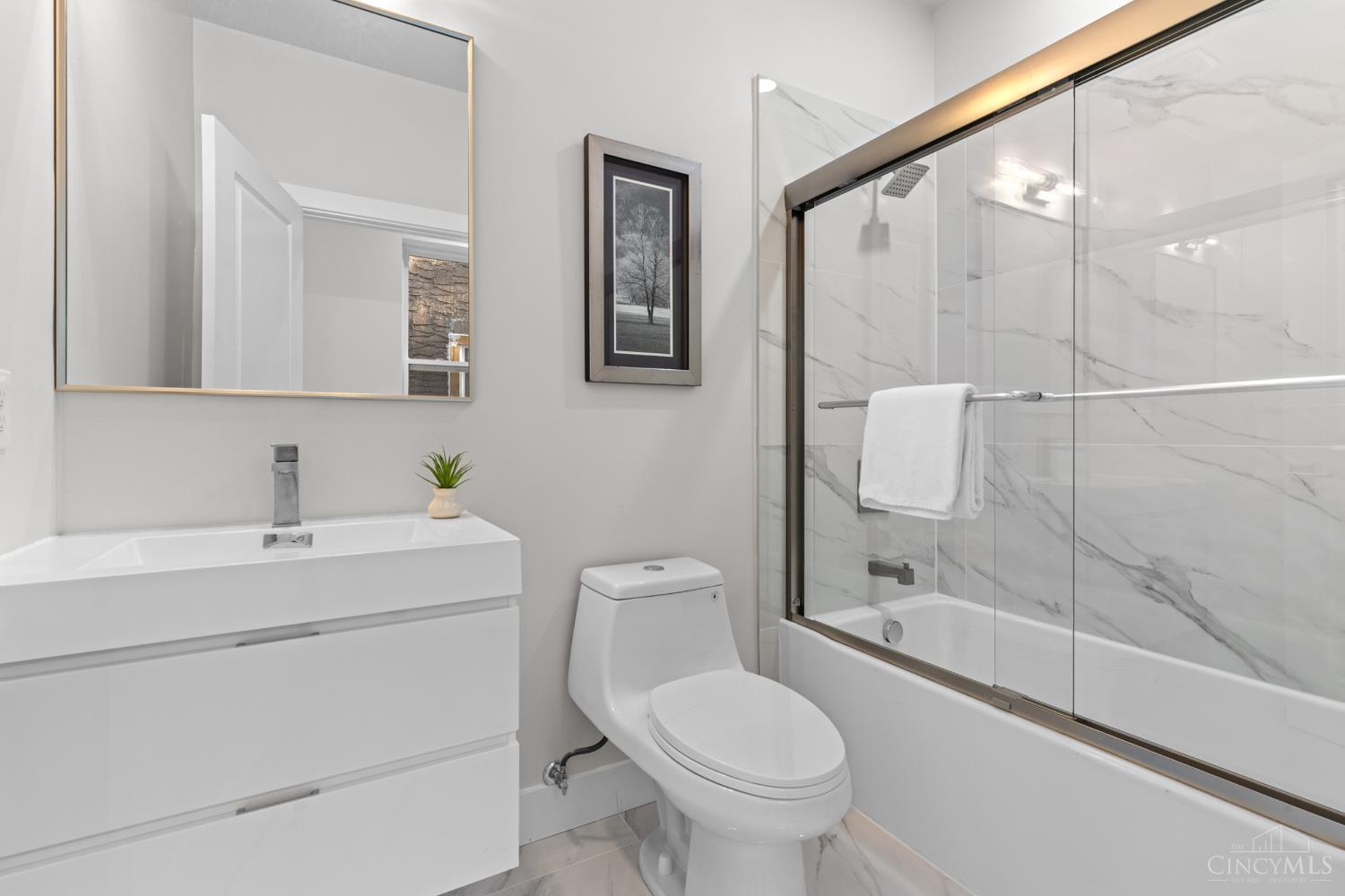 1828 Highland Avenue, Cincinnati, OH, 45202 — photo 24