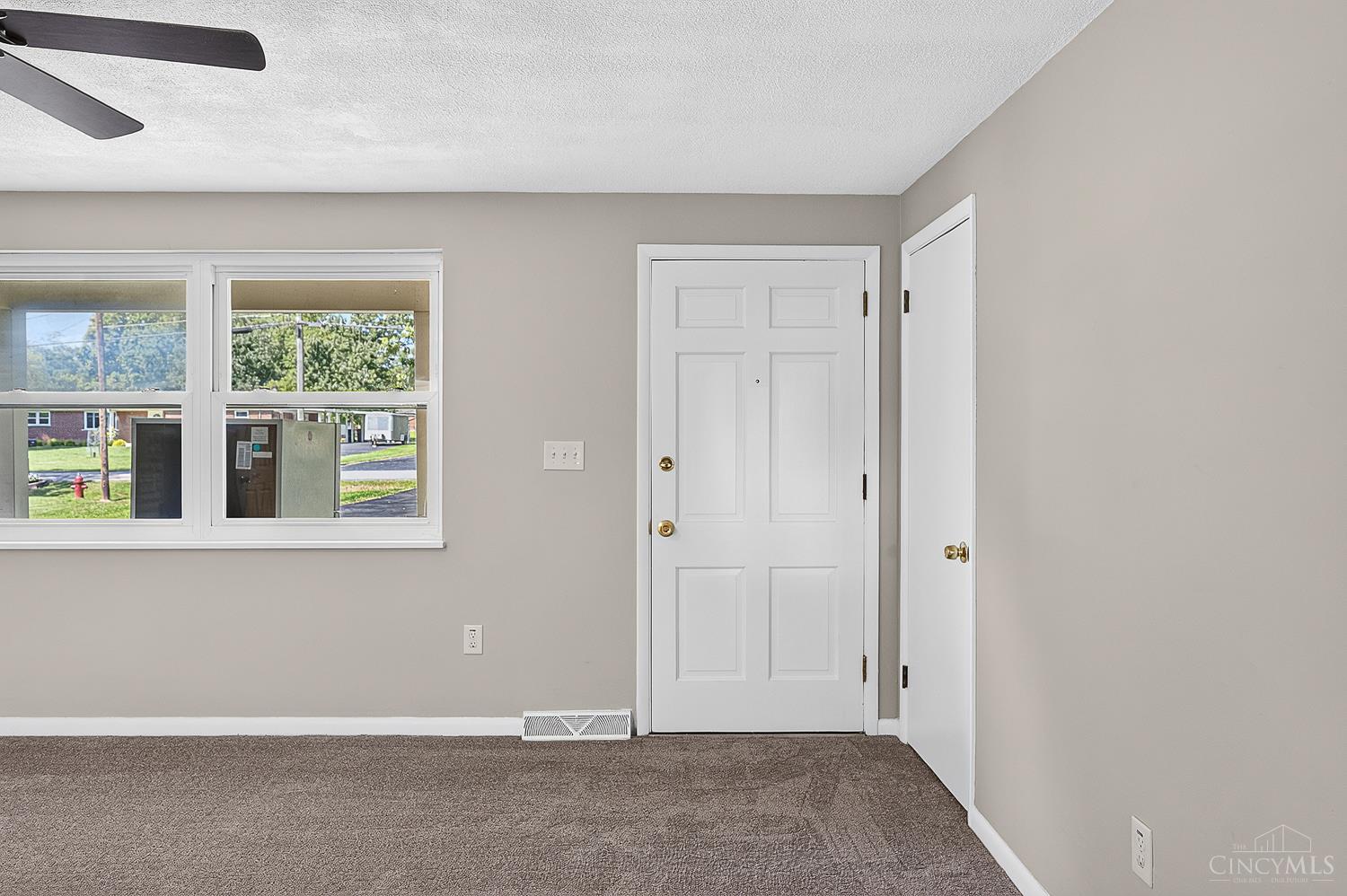 5564 Garrett Drive, Miami Twp, OH, 45150 — photo 2