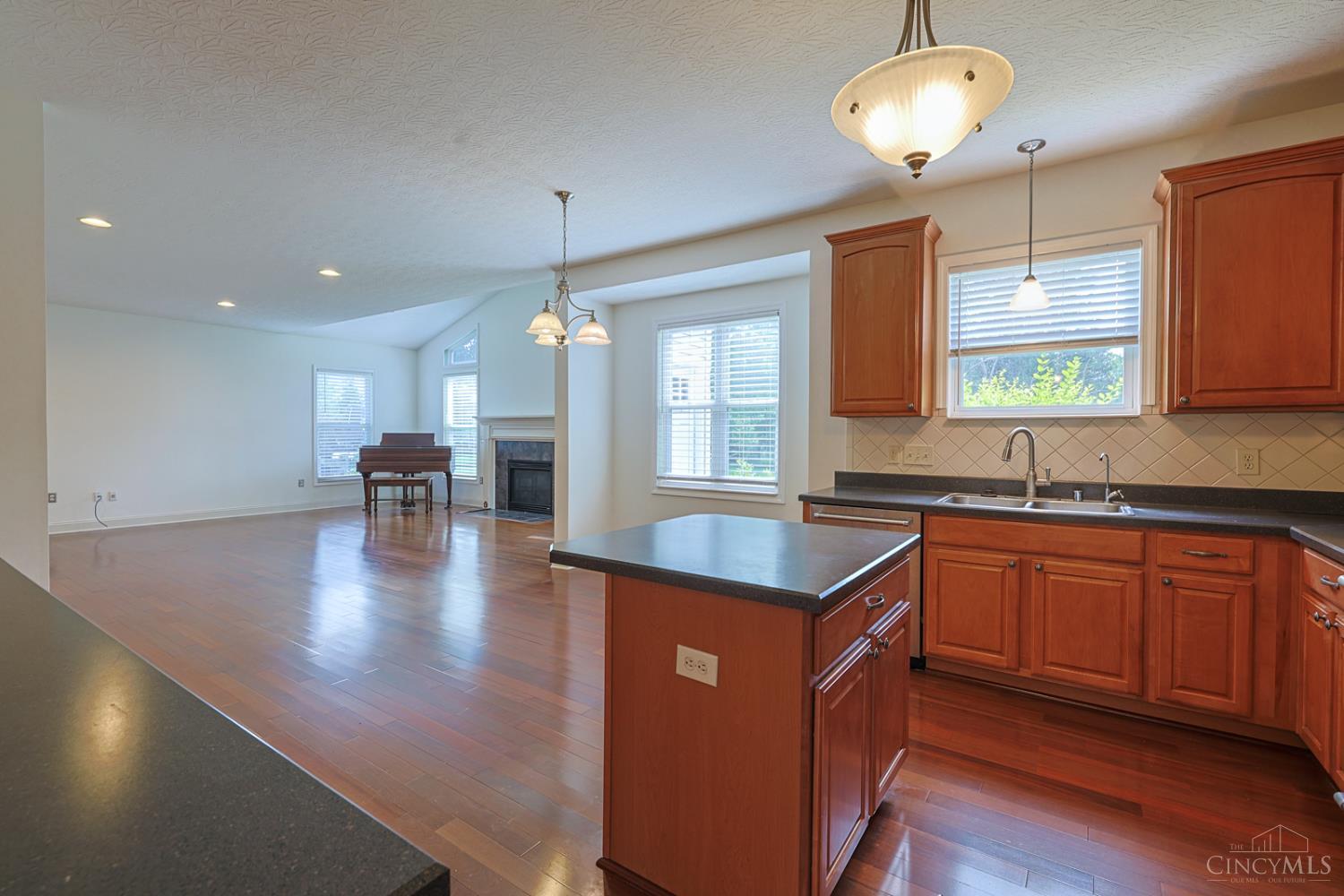 6469 Hampshire Trail, Liberty Twp, OH, 45044 — photo 17