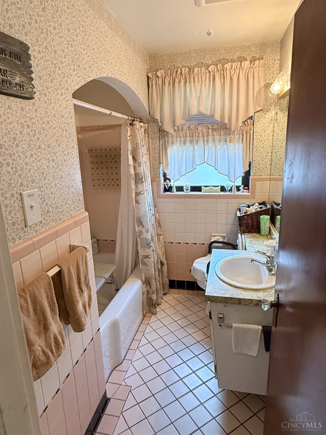 1812 Larchwood Place, Cincinnati, OH, 45237 — photo 13