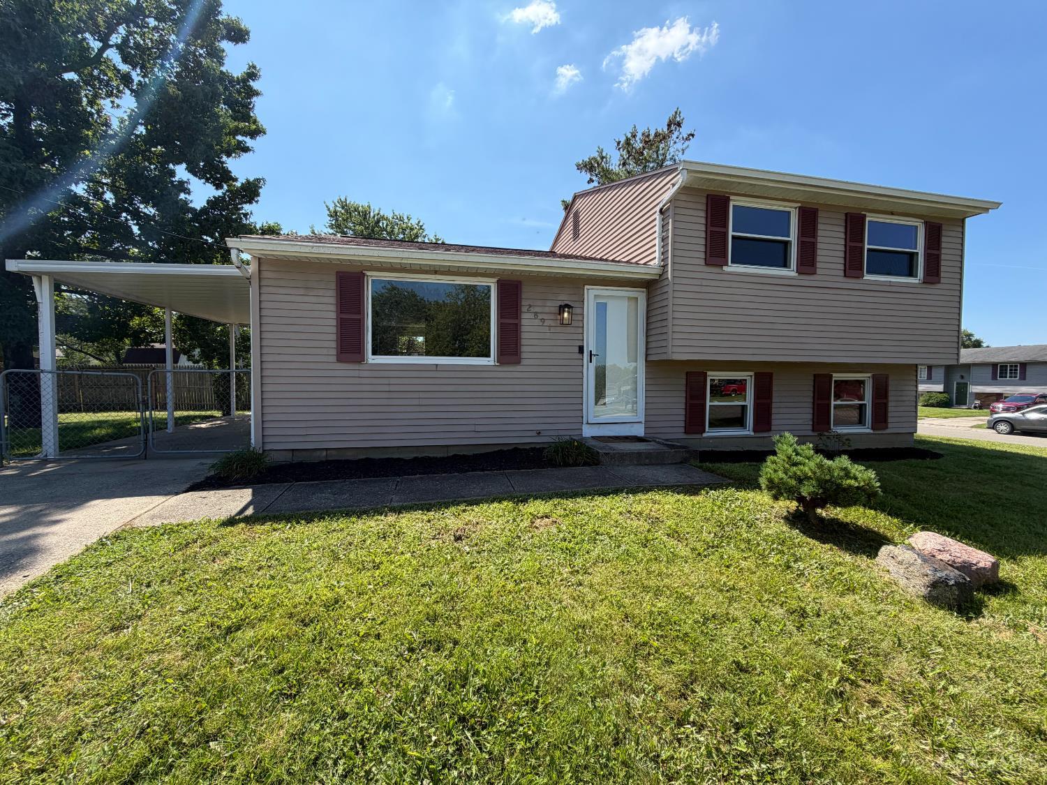 2891 Grosvenor Drive