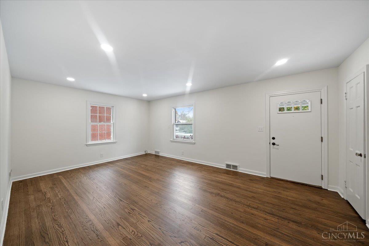 Photo 4 of Single family home for sale at 7158 Dunn Rd, Anderson Twp, OH 45230 | MLS# 1892077 | Listing updated on 2026-09-27