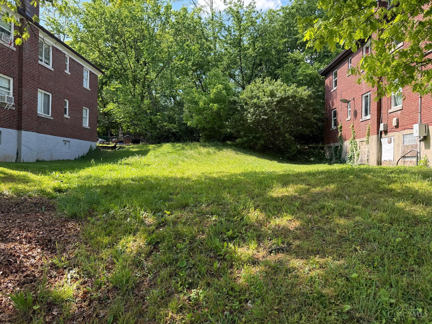 3143 Bracken Woods Lane, Cincinnati, OH, 45211 — photo 2