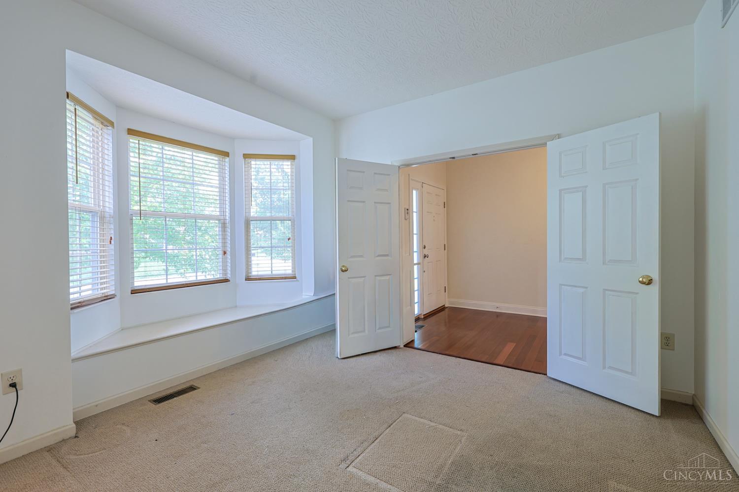 6469 Hampshire Trail, Liberty Twp, OH, 45044 — photo 8