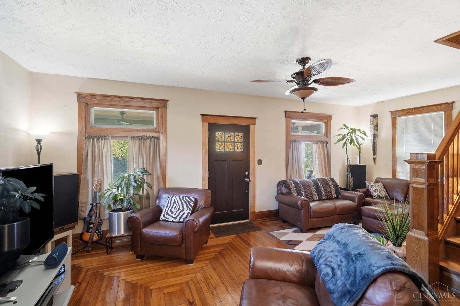 Photo 3 of Single family home for sale at 709 Oak Ave, Wyoming, OH 45215 | MLS# 1892060 | Listing updated on 2026-09-01