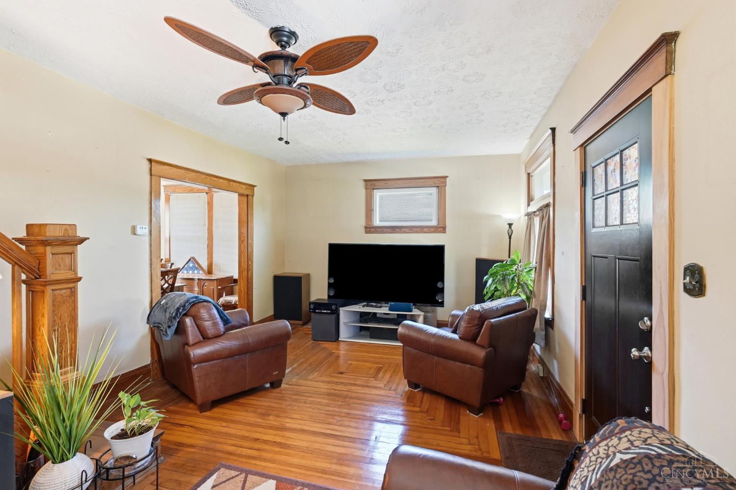 Photo 4 of Single family home for sale at 709 Oak Ave, Wyoming, OH 45215 | MLS# 1892060 | Listing updated on 2026-09-01