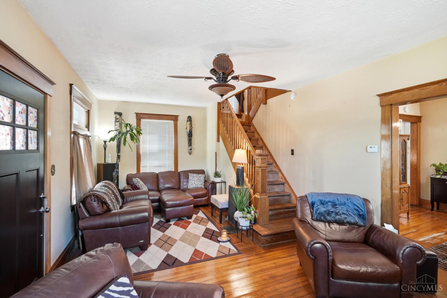 Photo 5 of Single family home for sale at 709 Oak Ave, Wyoming, OH 45215 | MLS# 1892060 | Listing updated on 2026-09-01