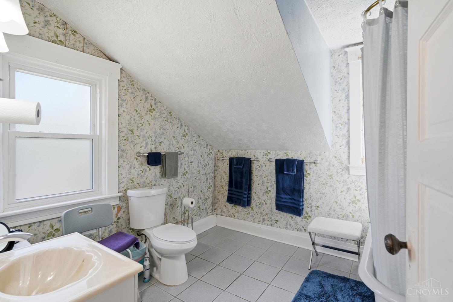 709 Oak Avenue, Wyoming, OH, 45215 — photo 20