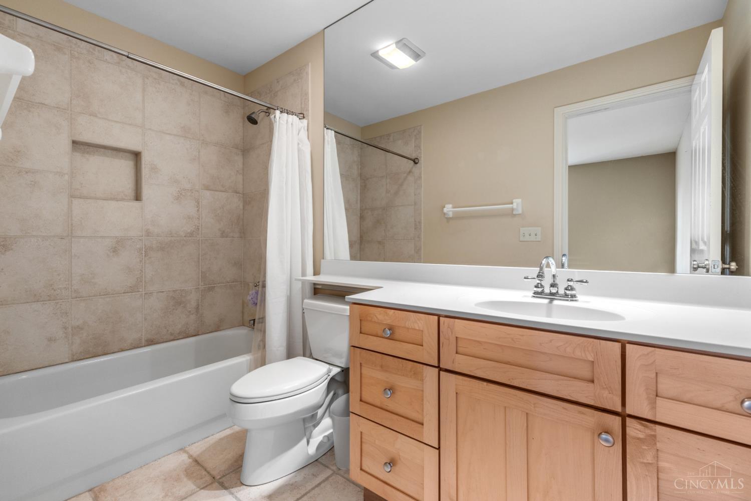 1046 Tuscany Place, Cincinnati, OH, 45226 — photo 36